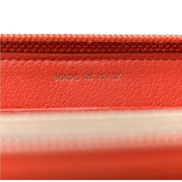 Pre-loved authentic Chanel wallet - Picture 7 of 12